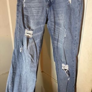 Almost Famous Capris Ripped Jeans